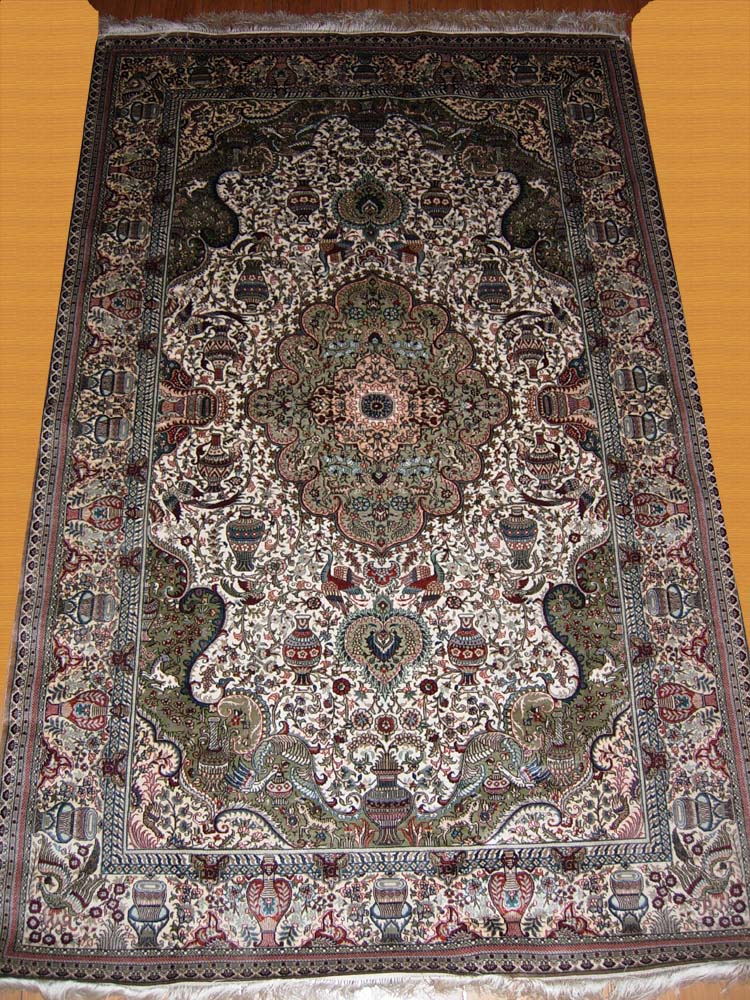 Cultivated high quality silk hand woven rug from China